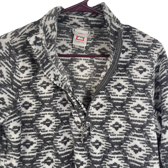 Avalanche Outdoors Aztec 1/2 Zip Fleece‎ Sweater - Picture 2 of 6